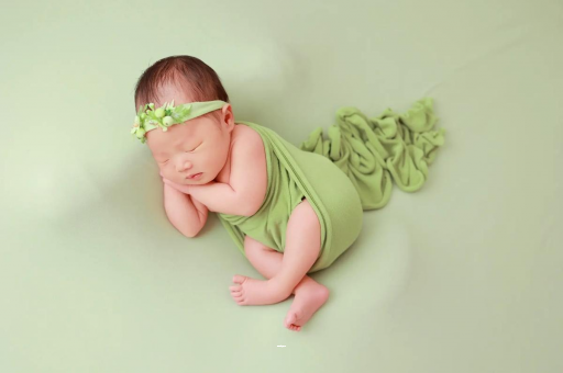 白银宝宝睡觉打呼噜